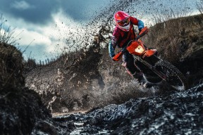 爱游戏官方网站-利雅得胜利3-1八连胜C罗点射造两大神迹，利雅得胜利对利雅得新月